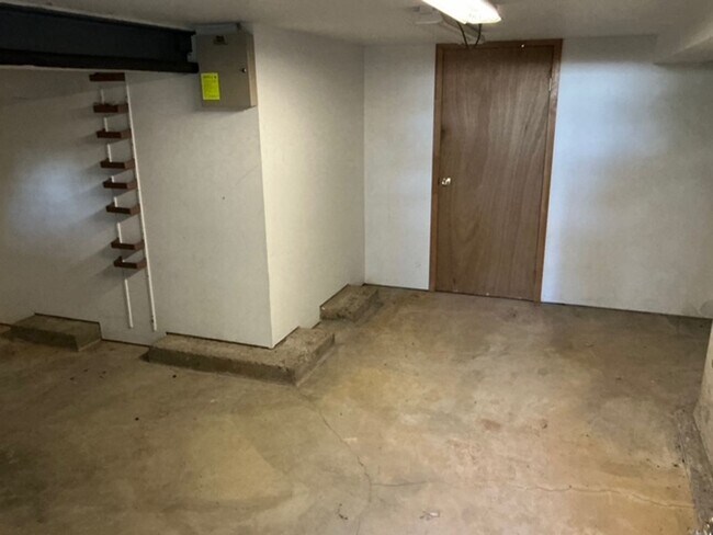 Building Photo - COOPER MOUNTAIN AMAZING VIEW