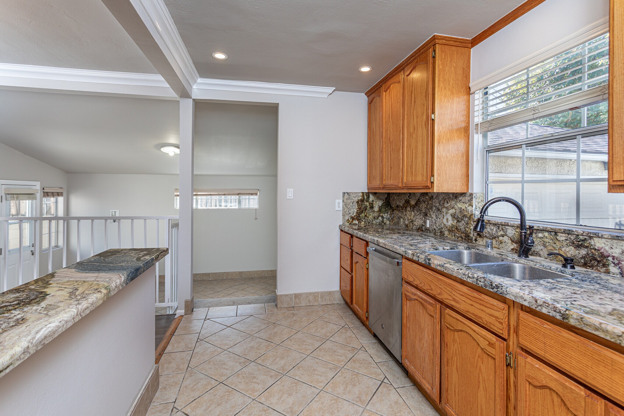 Building Photo - 1112 N Myers St