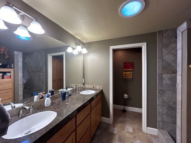 Building Photo - Country Living In The City - 3 Bedroom / 2 Bathroom Home on a Large Corner Lot