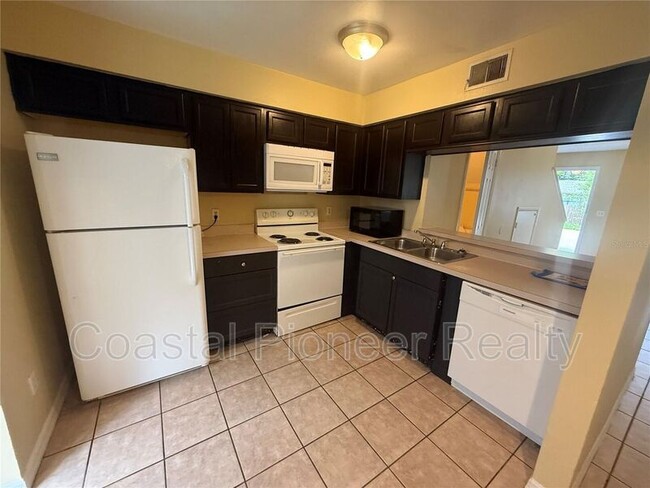 Building Photo - 217 S Moss Rd