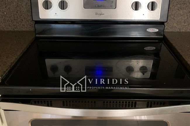 Building Photo - 1001 Mohawk St