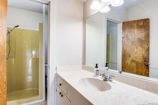 Building Photo - 833 Timber Dr
