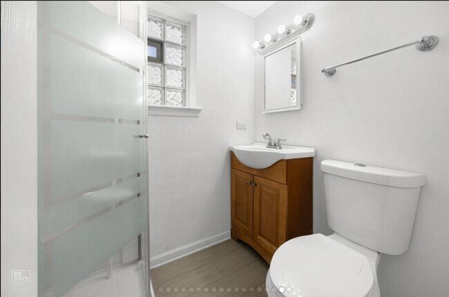 Building Photo - 728 Boxwood Dr