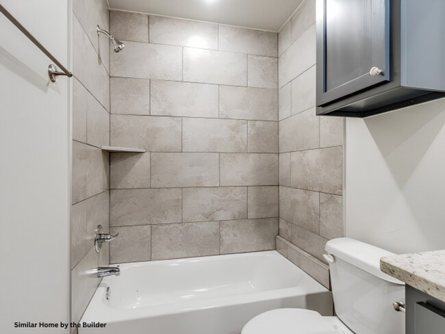 Building Photo - 1608 Highland Loop,