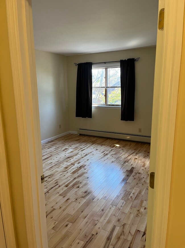 Building Photo - 103 Village Heights Rd