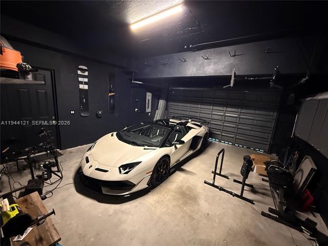 Building Photo - 4867 Ponce de Leon Blvd