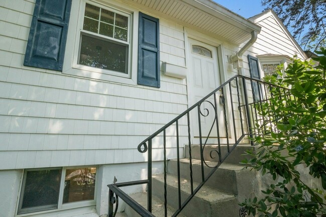Building Photo - 75 Grandview Ave