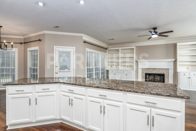 Building Photo - 8536 Plantation Ridge Rd