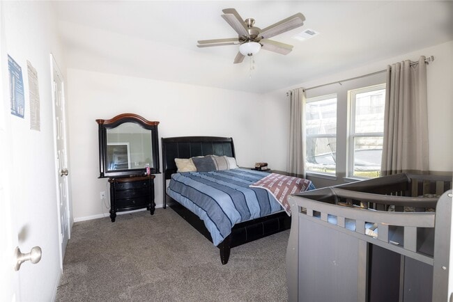 Building Photo - 7155 Blue Oak Dr