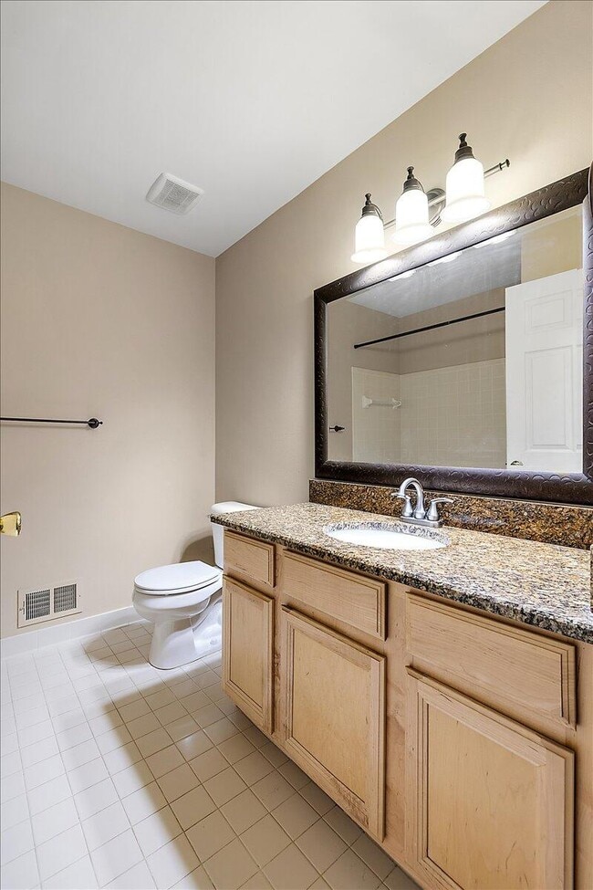 Building Photo - 15915 Morningside