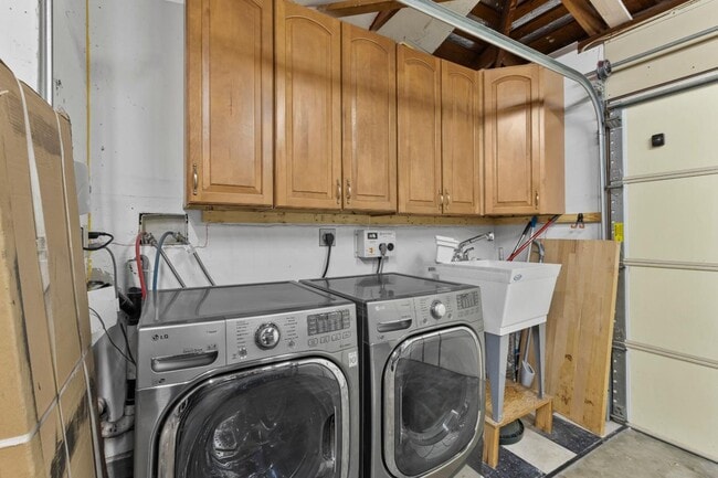 Building Photo - 5825 Laguna Seca Way