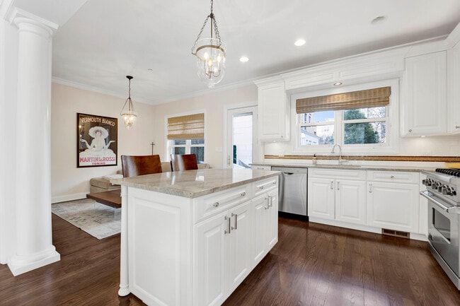 Building Photo - 460 Pennsylvania Ave