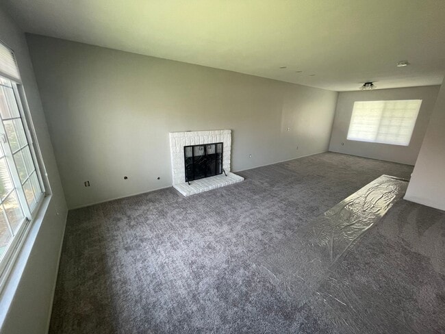 Building Photo - 4 Bedroom Cul-du-sac Home Avaialble!