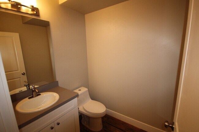 Building Photo - dou499