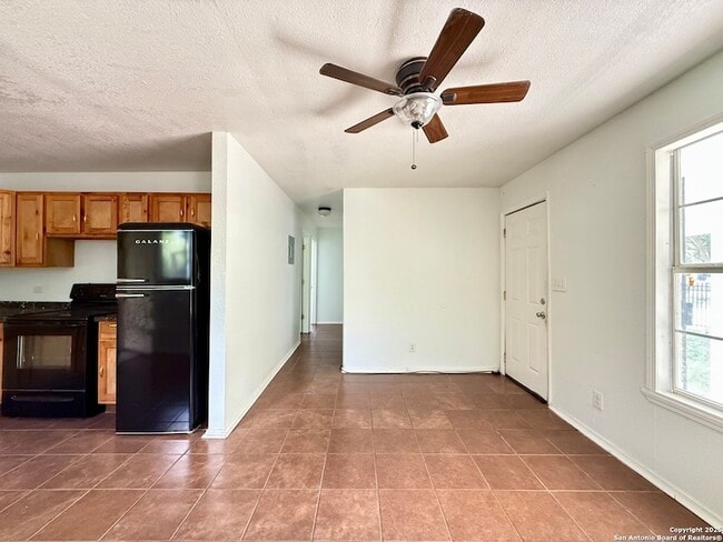 Building Photo - 230 S San Gabriel Ave
