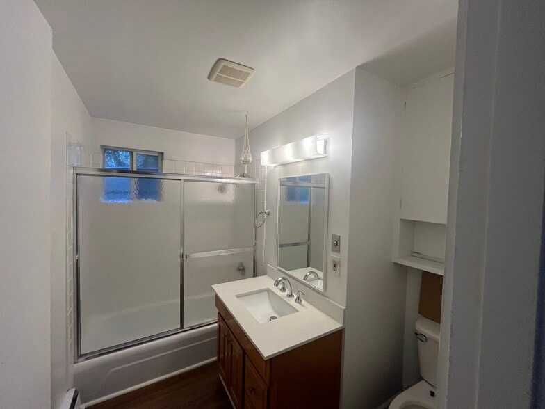 Building Photo - 3136 Portage Bay Plz E