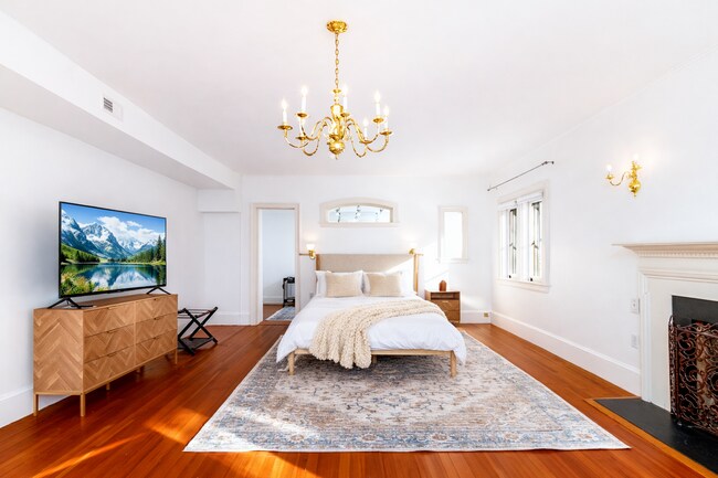 Building Photo - 671 Prospect St