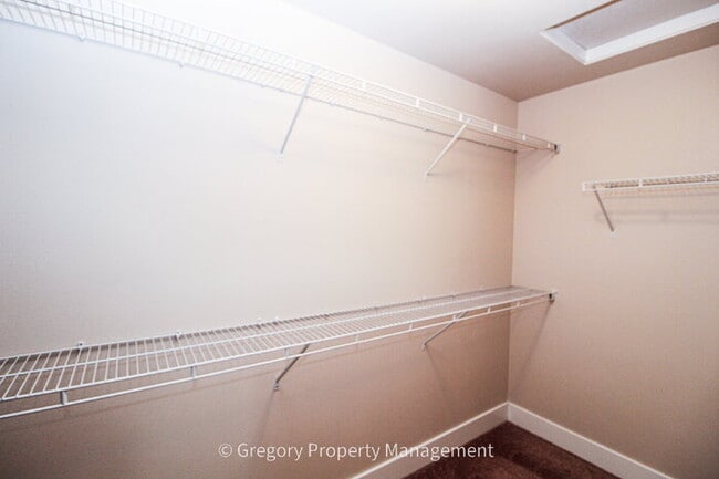 Building Photo - Newer Snohomish Home 3bed 3bath 1836sf 2 Car Garage with EV Charger A/C Equipped with a high-effi...