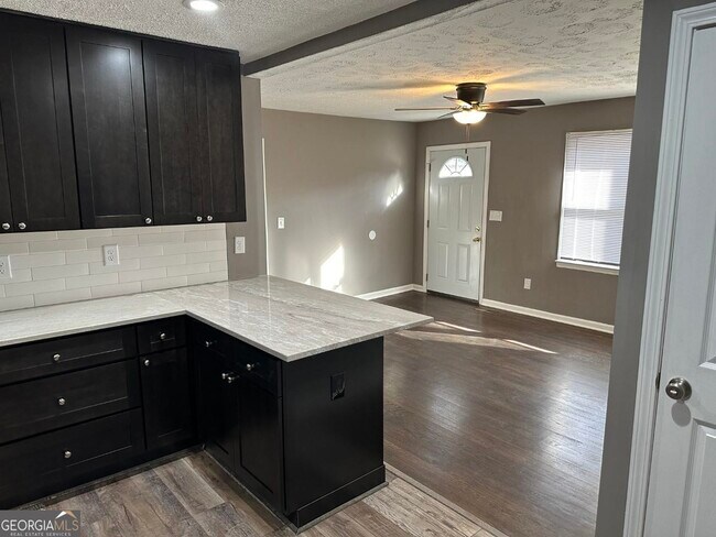 Building Photo - 1545 Gaylor Dr SE