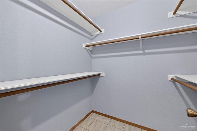 Building Photo - 1604 Avocet Ave W