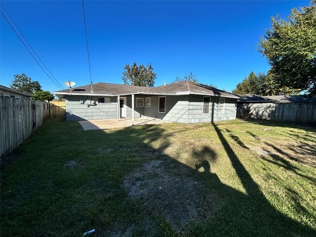 Building Photo - 1504 Greenbriar Ave