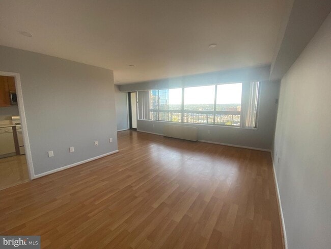 Building Photo - 3701 S George Mason Dr