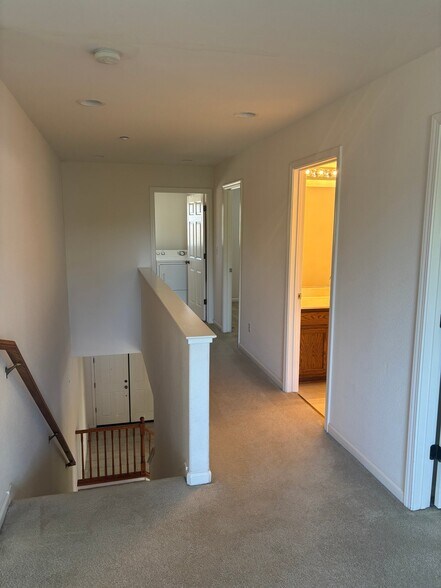 Building Photo - 1833 Elston Cir