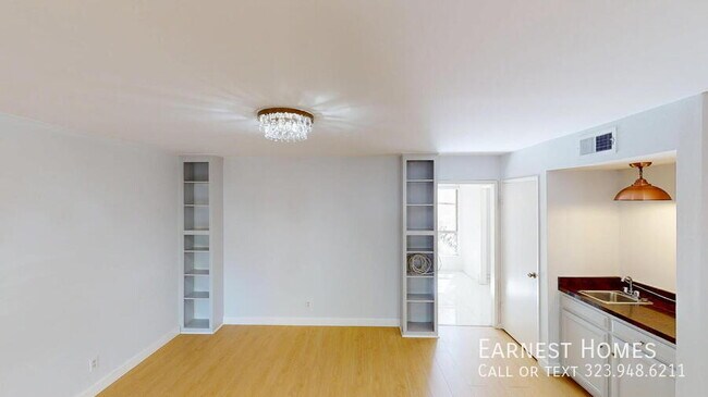 Building Photo - 5115 Kester Ave