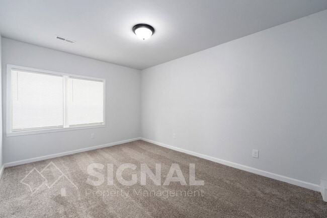 Building Photo - 430 Laird Ave