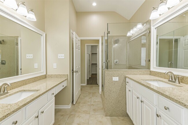 Building Photo - 10542 Oleander Point Dr