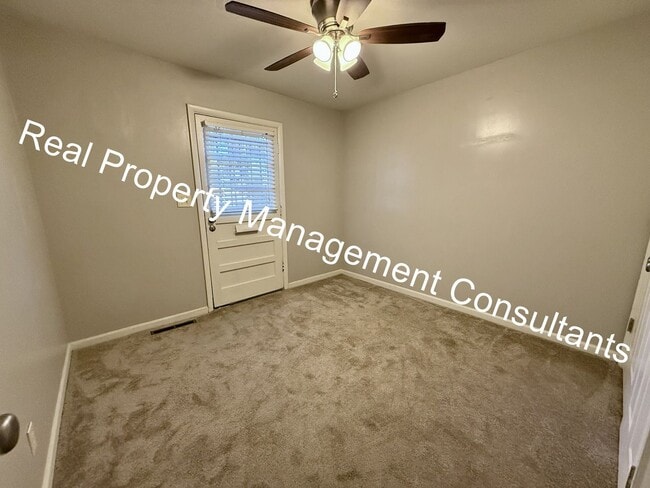 Building Photo - 2 Bedroom In Westport Rent Special