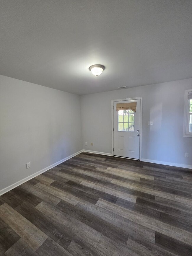 Building Photo - Charming 2 Bedroom in Virginia Beach