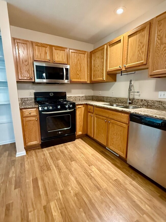 Building Photo - Three Bedroom Condo in Kalamazoo