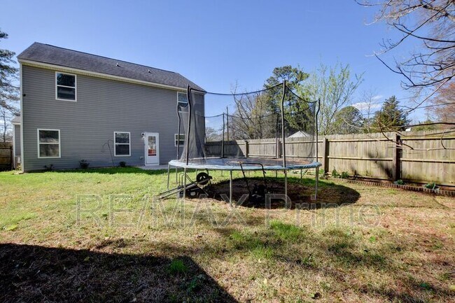 Building Photo - 8028 Glade Rd