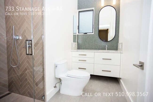 Building Photo - 733 Stannage Ave