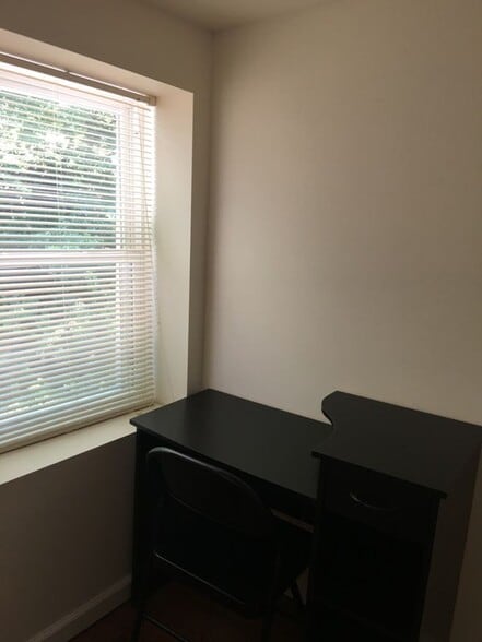 Building Photo - 277 Congress St