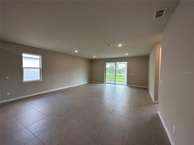 Building Photo - 5685 Arborvista Dr