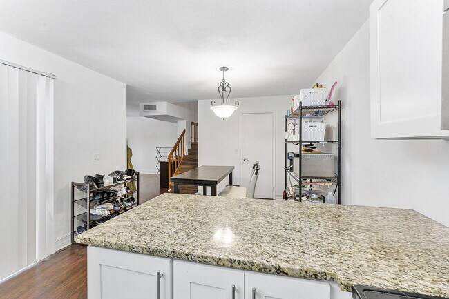 Building Photo - 3308 Spanish Wells Dr
