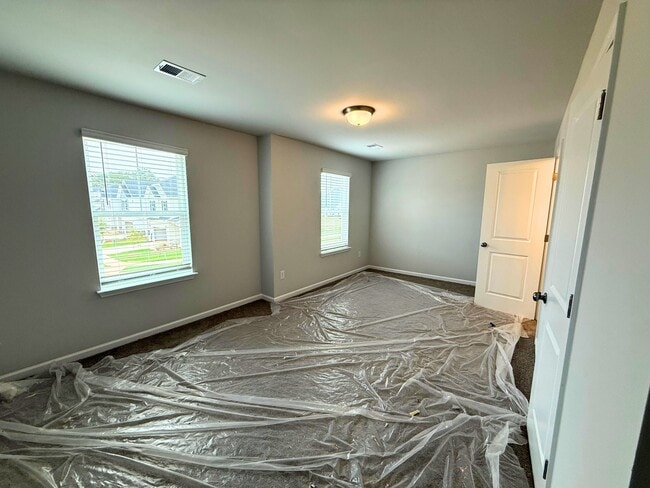 Building Photo - 144 Gervais Cir