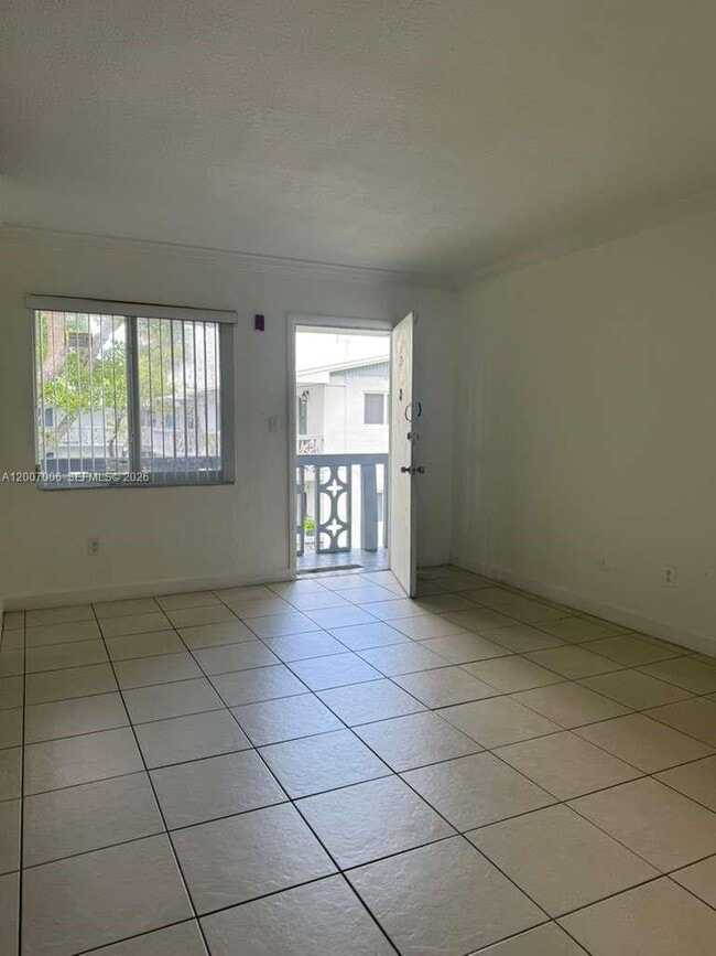 Building Photo - 890 NW 45th Ave