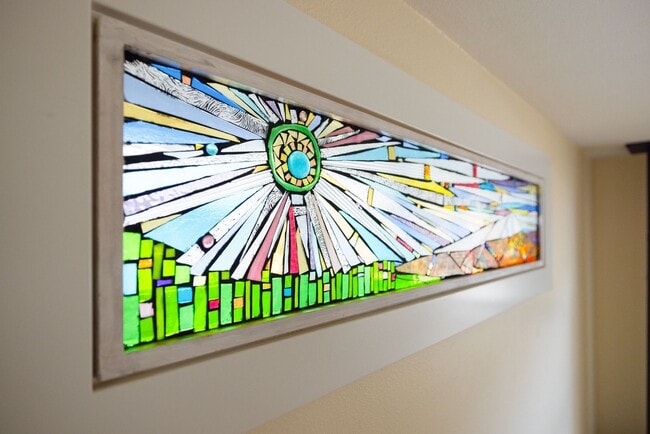 Building Photo - Remodeled & Charming 4 bed/3 bath w/ Yard and Hot Tub