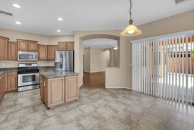 Building Photo - 18631 E Swan Dr