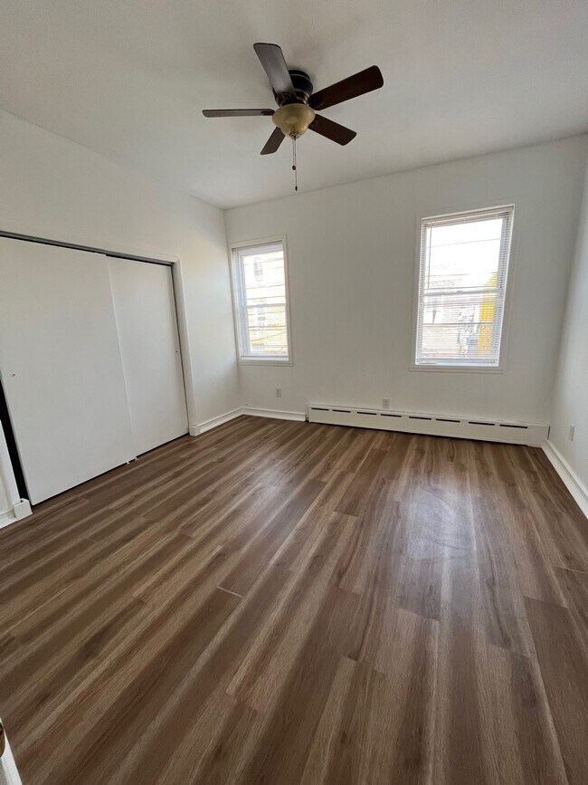 Building Photo - 1544 McKean St