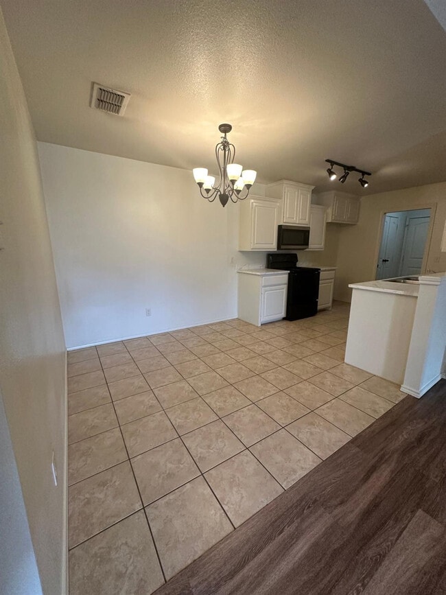 Building Photo - 6133 72nd Pl