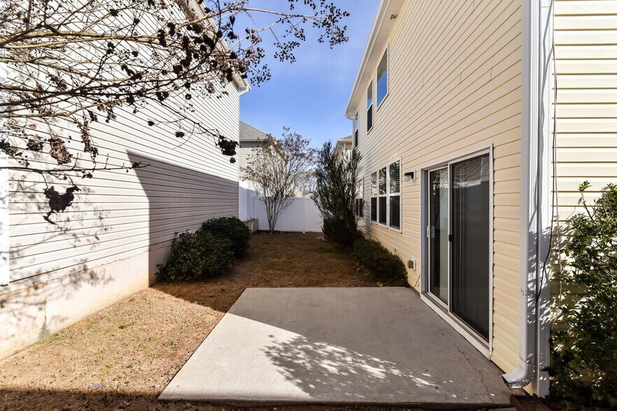 Building Photo - 3974 Cutler Donahoe Way