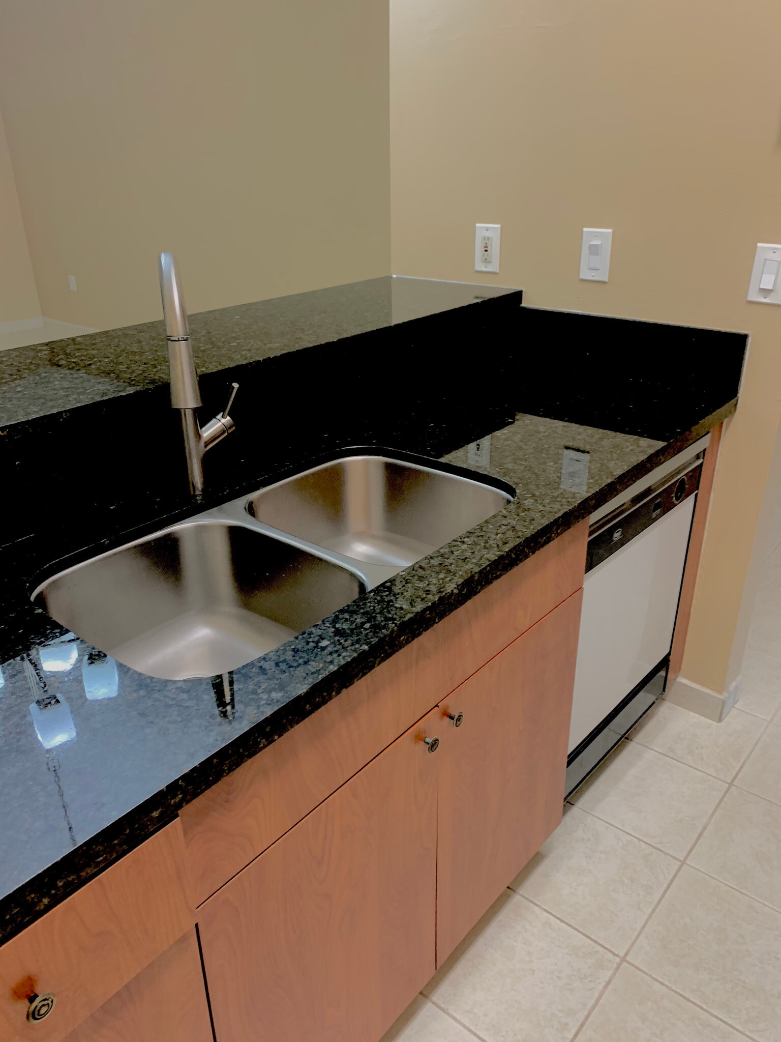 Kitchen-Snack Counter - 13566 SW 11th Ln