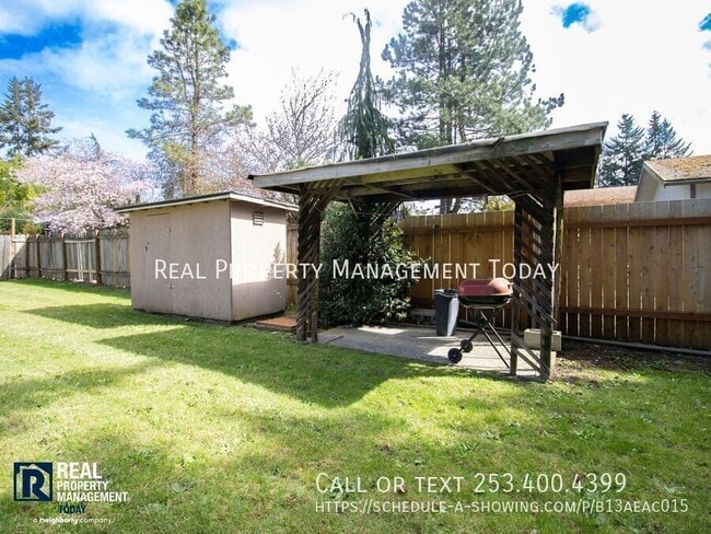 Building Photo - 7619 Douglas St W