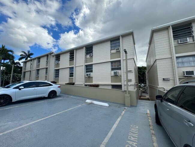 Building Photo - For Rent -  98-1034 Moanalua Rd #4202