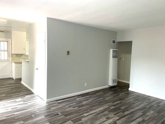 Building Photo - NW2013 (NEW)