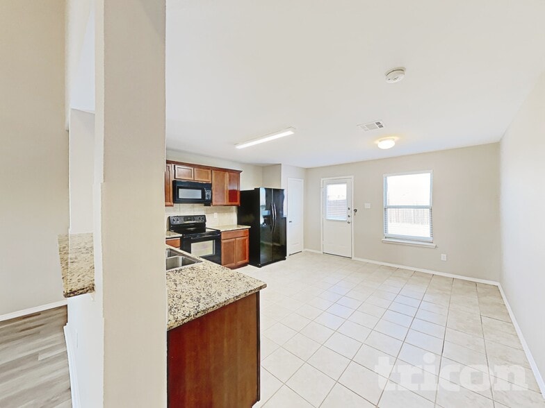 Building Photo - 2905 Englenook Dr